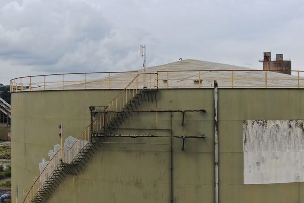 A large liquid storage tank