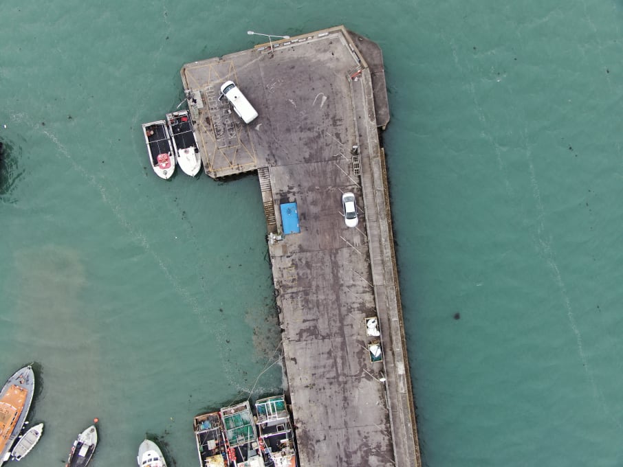 Overview imagery of the whole pier in the form of video files was also provided to orientate the people back in the office.